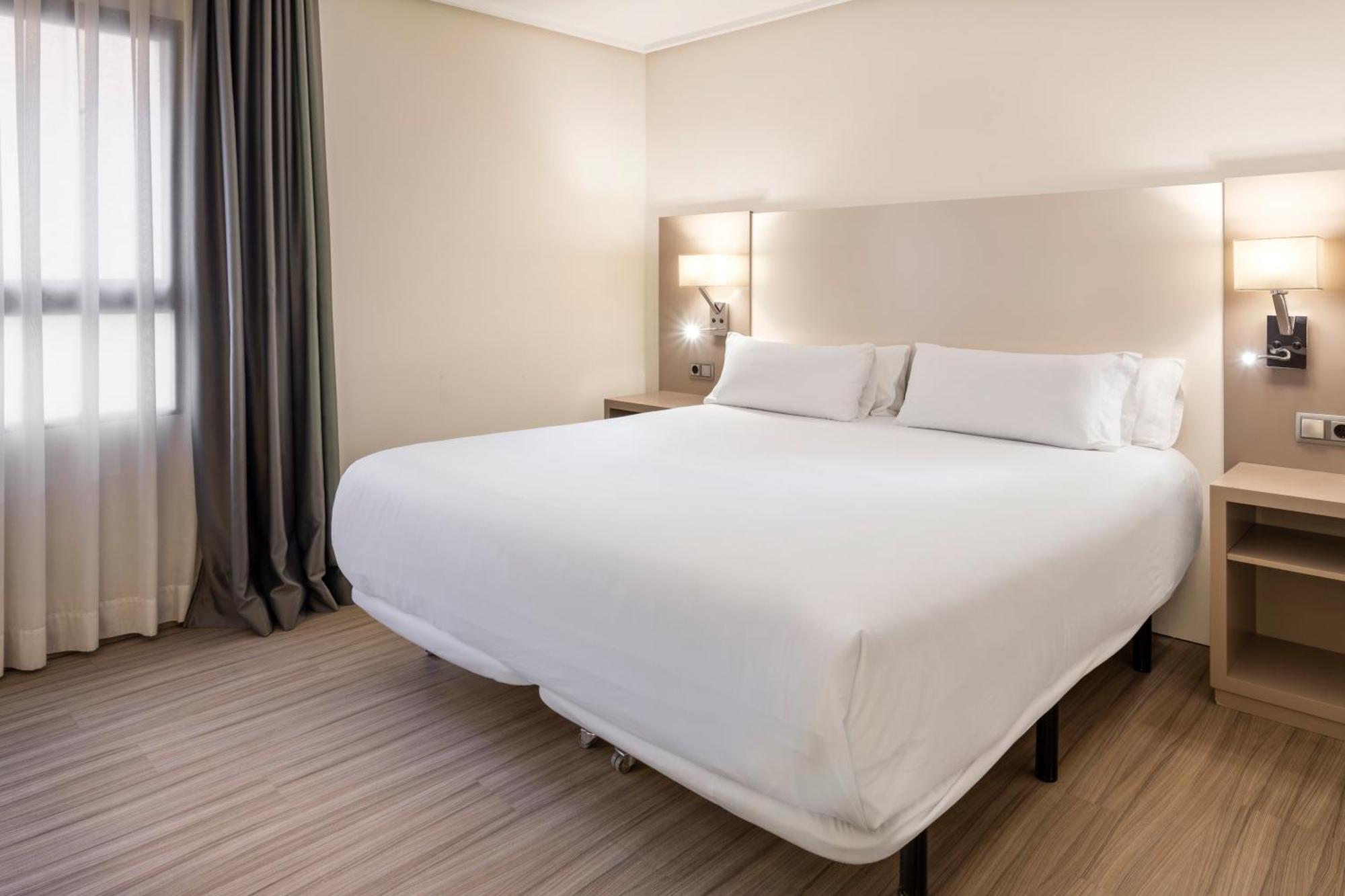 B&B Hotel Cartagena Cartagonova エクステリア 写真